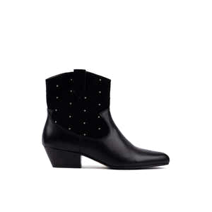 Beth Studs Black