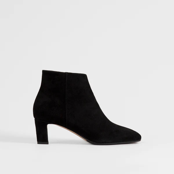 Marta black boot medium heel from roccamore